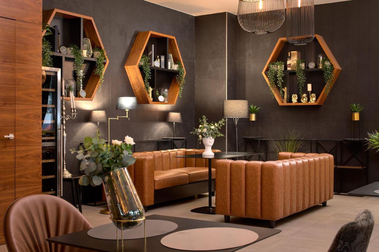 Ora Hotel